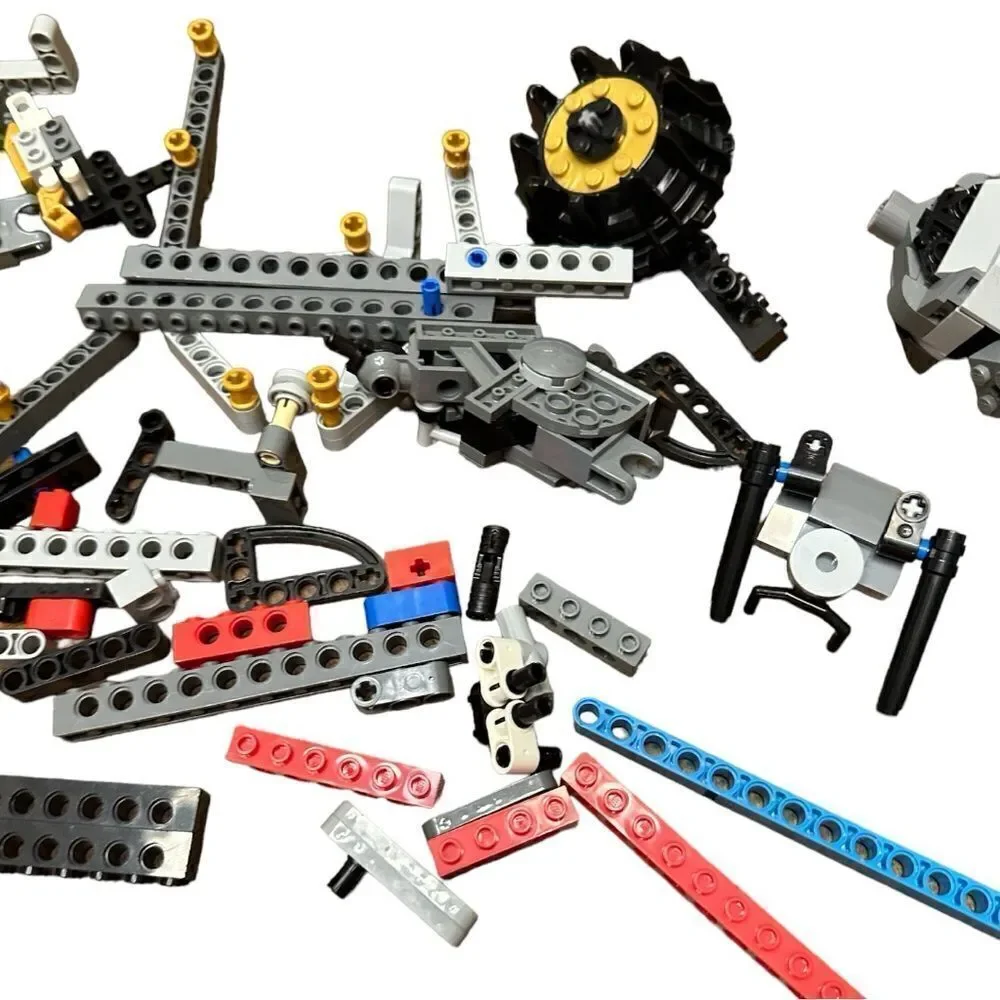 Lego Legos Tech pieces.robot Star Wars pieces
Endless options - Picture 3 of 14
